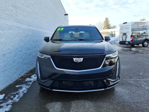 Used 2023 Cadillac XT6 Sport w/ Technology Package image 2