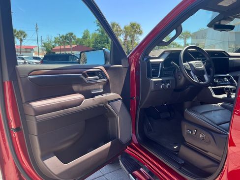 Used 2024 GMC Sierra 1500 Denali w/ Technology Package AWD/4WD image 12