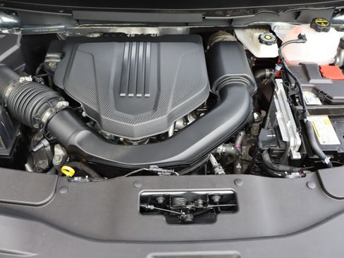 Used 2025 Chevrolet Traverse RS FWD image 45