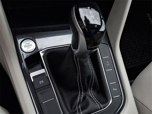 Certified 2023 Volkswagen Tiguan SE R-Line image 16