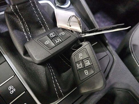 Used 2025 Volkswagen Jetta SE w/ Black Wheel Package FWD image 13