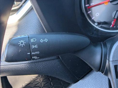 Used 2022 Toyota RAV4 XLE image 28