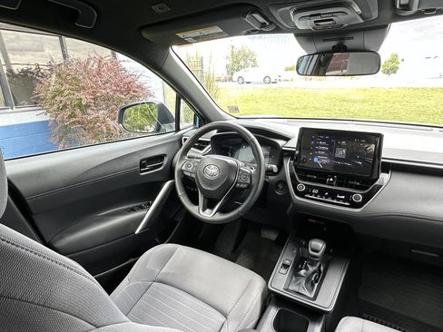 Used 2026 Toyota Corolla Cross AWD Hybrid w/ Cold Weather Package image 26