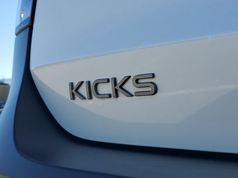 Used 2025 Nissan Kicks SV FWD image 7