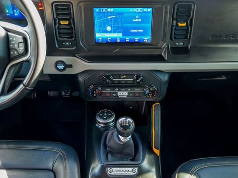 Used 2022 Ford Bronco Badlands w/ Sasquatch Package AWD/4WD image 43