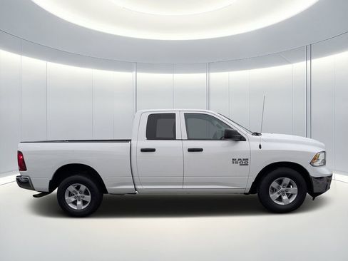 Used 2024 RAM 1500 Classic SLT image 3
