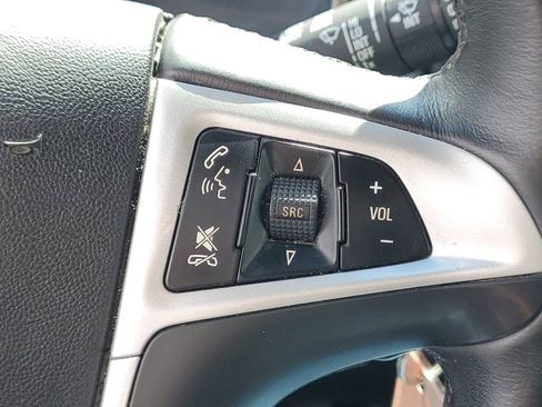 Used 2017 Chevrolet Equinox LT w/ Convenience Package image 9