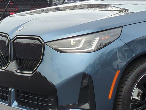 Used 2025 BMW X3 xDrive30i w/ Premium Package image 6