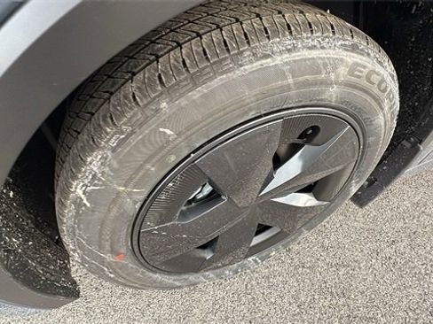 New 2026 Toyota Prius Plug-In Hybrid image 9