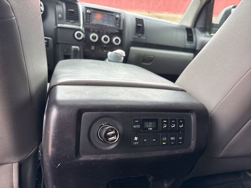 Used 2018 Toyota Sequoia SR5 image 27