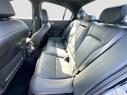 Used 2023 Alfa Romeo Giulia Sprint image 22