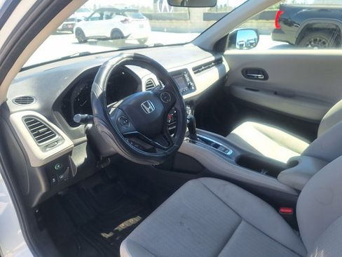 Used 2016 Honda HR-V LX image 10