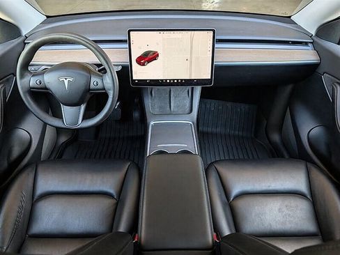 Used 2021 Tesla Model Y Long Range AWD/4WD image 3