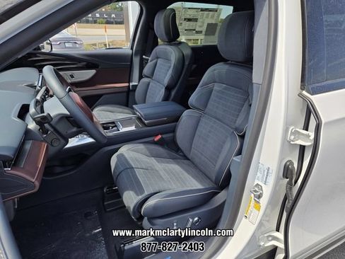New 2026 Lincoln Nautilus Black Label w/ Jet Appearance Package AWD/4WD image 7