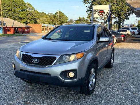 Used 2013 Kia Sorento EX w/ EX V6 Premium Pkg AWD/4WD image 3