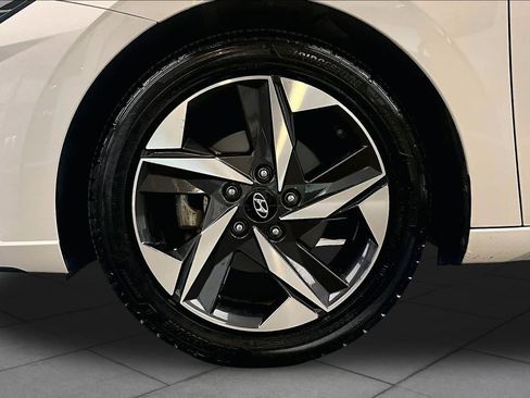 Used 2023 Hyundai Elantra Limited w/ Cargo Package FWD image 11