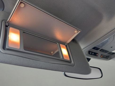 Used 2016 Chevrolet Impala LT w/ Convenience Package image 33