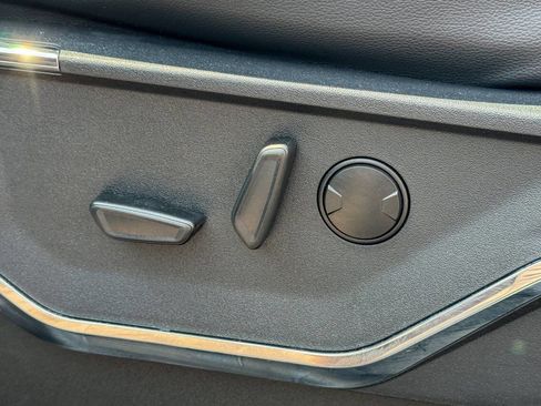 Used 2024 Ford F250 Lariat w/ Black Appearance Package image 19