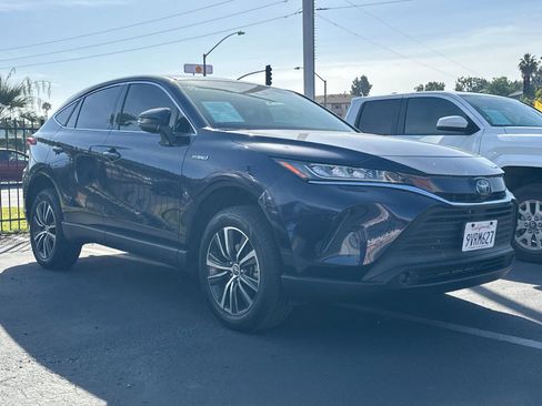 Used 2021 Toyota Venza LE w/ Carpet Mat Package (TMS) AWD/4WD image 4