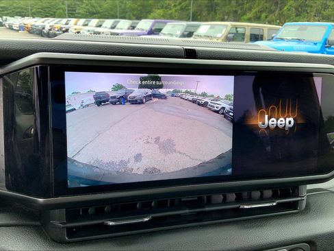 Certified 2024 Jeep Wrangler Unlimited AWD/4WD image 28
