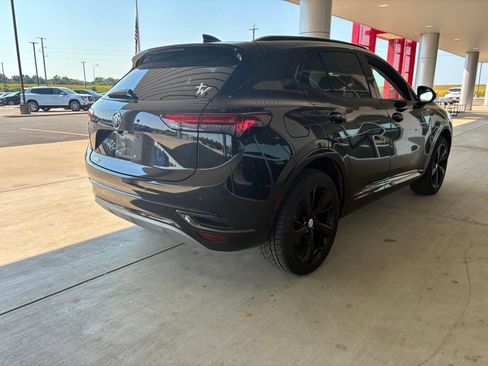 Used 2021 Buick Envision Essence w/ Sport Touring Package FWD image 4