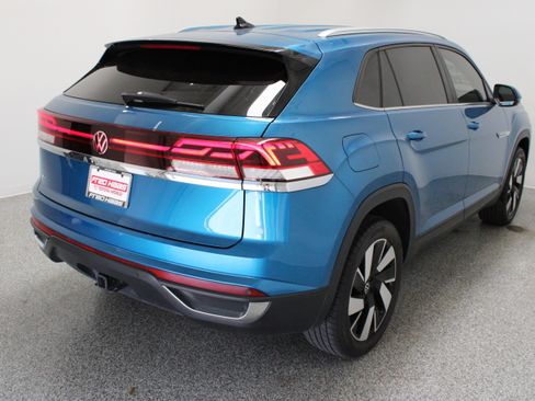 Used 2024 Volkswagen Atlas Cross Sport SE FWD image 7