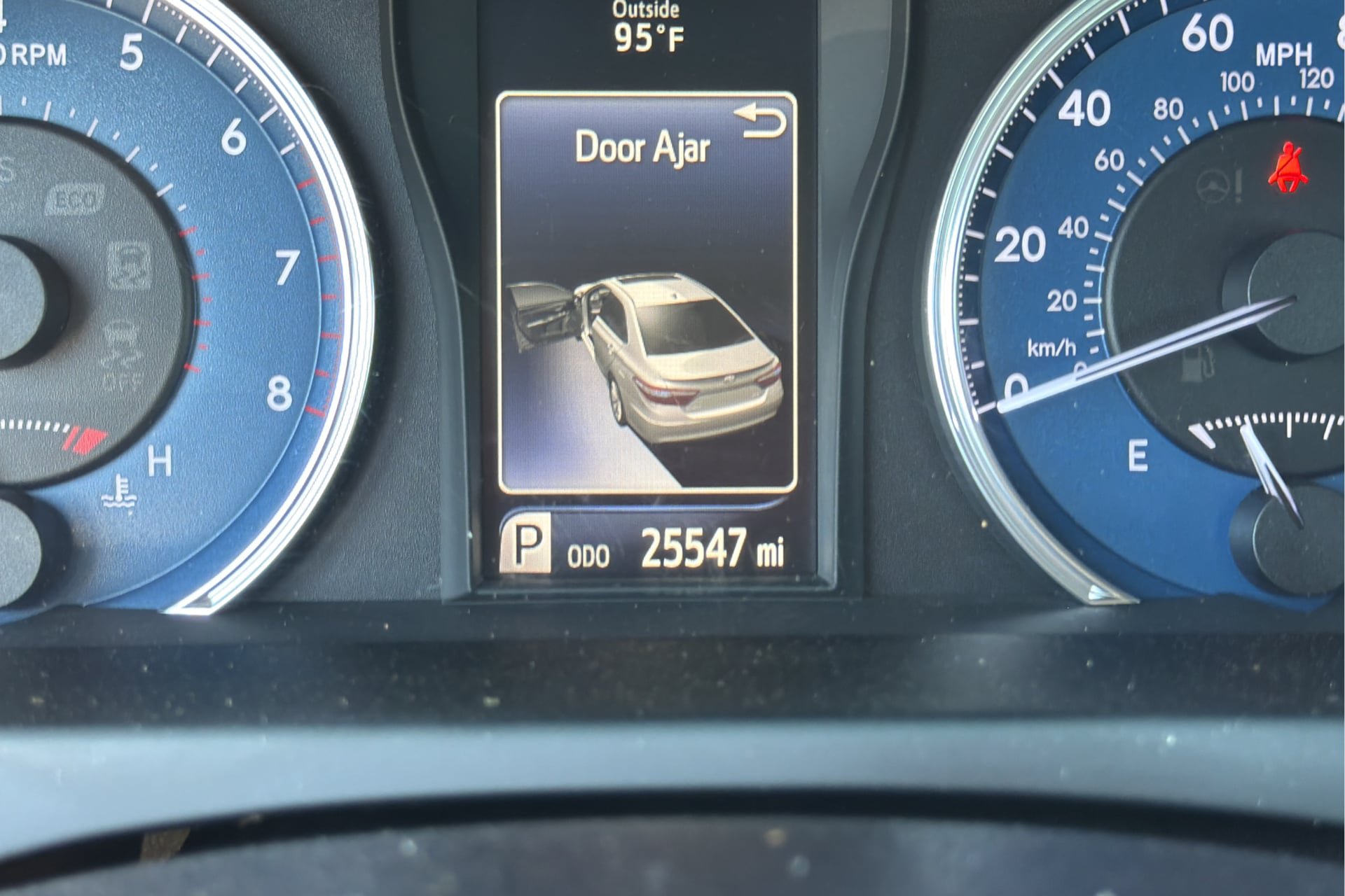 Used 2016 Toyota Camry LE FWD image 30