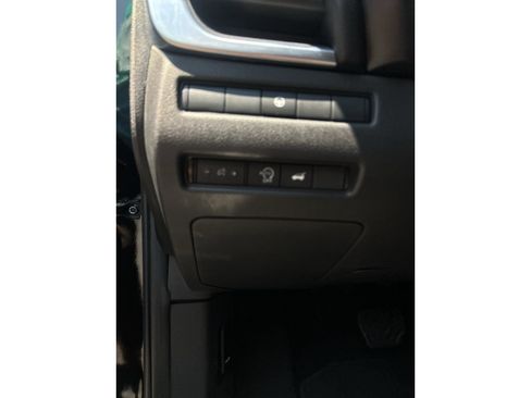 Used 2024 Nissan Rogue SV FWD image 18