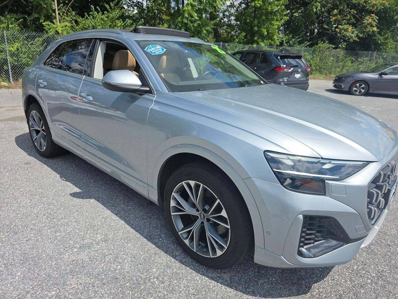 Used 2025 Audi Q8 Premium AWD/4WD image 4