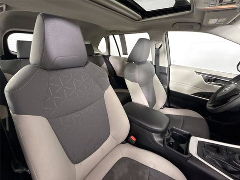Used 2020 Toyota RAV4 XLE w/ Convenience Package image 51