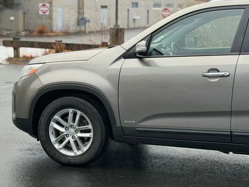 Used 2014 Kia Sorento LX AWD/4WD image 13