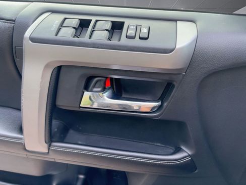 Used 2015 Toyota 4Runner SR5 image 12