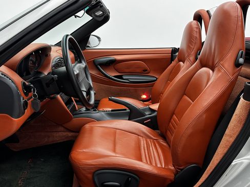 Used 1998 Porsche Boxster image 12