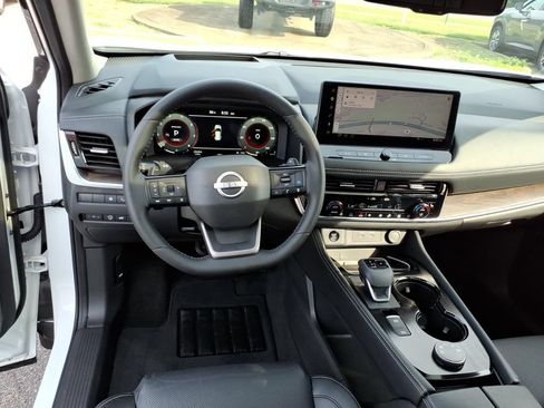 Used 2026 Nissan Rogue Platinum w/ Platinum Premium Package AWD/4WD image 7