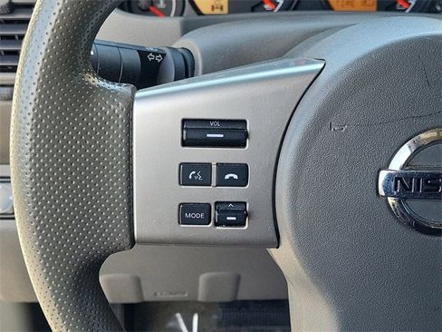 Used 2018 Nissan Frontier SV image 12