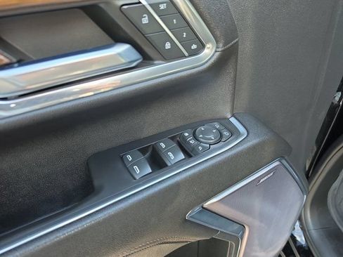 Used 2024 Chevrolet Silverado 2500 High Country w/ High Country Premium Package AWD/4WD image 18