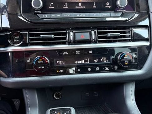 Used 2025 Nissan Pathfinder SV AWD/4WD image 9