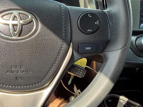 Used 2016 Toyota RAV4 LE FWD image 21
