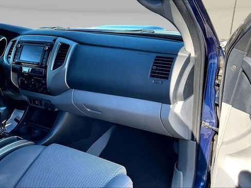 Used 2014 Toyota Tacoma PreRunner w/ TRD Sport Package image 27