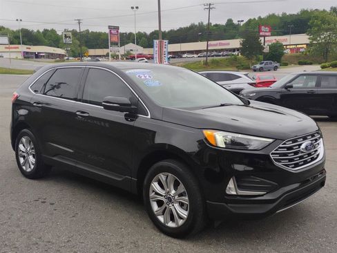 Used 2022 Ford Edge Titanium AWD/4WD image 3