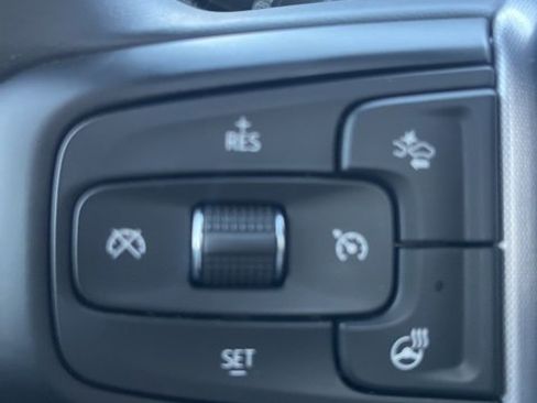 Used 2023 GMC Yukon XL SLT w/ SLT Premium Package image 19