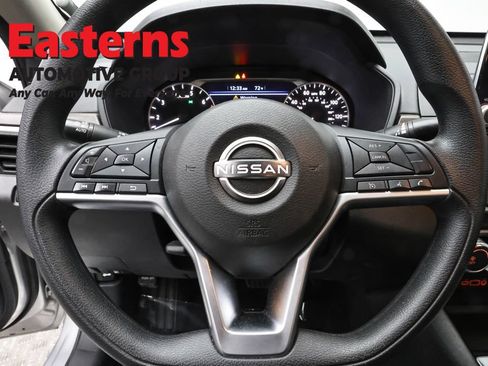 Used 2024 Nissan Altima 2.5 SV FWD image 10