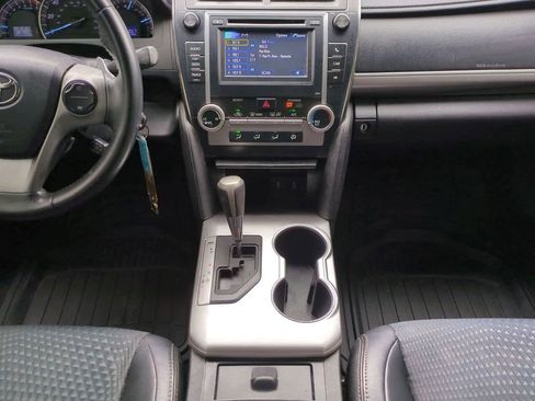 Used 2014 Toyota Camry SE image 18