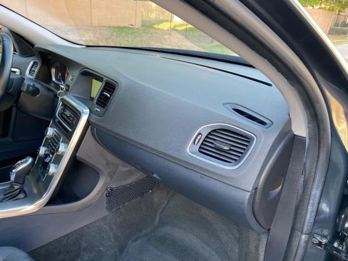 Used 2016 Volvo S60 T5 Premier image 58