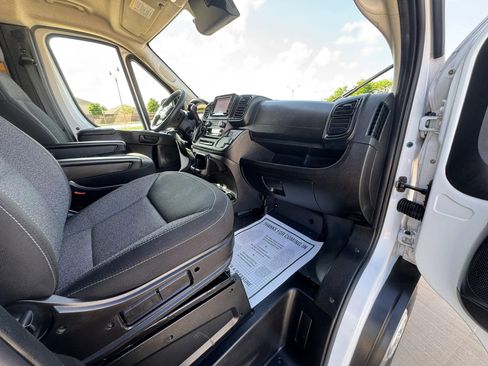 Used 2025 RAM ProMaster 2500 w/ Convenience Group image 27