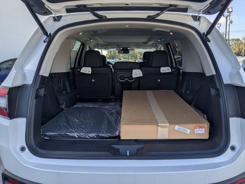 New 2026 Honda Pilot Touring image 12