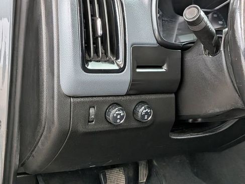 Used 2019 Chevrolet Colorado Z71 AWD/4WD image 15