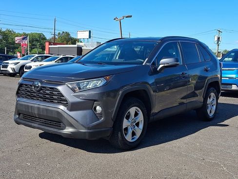 Used 2020 Toyota RAV4 XLE AWD/4WD image 6