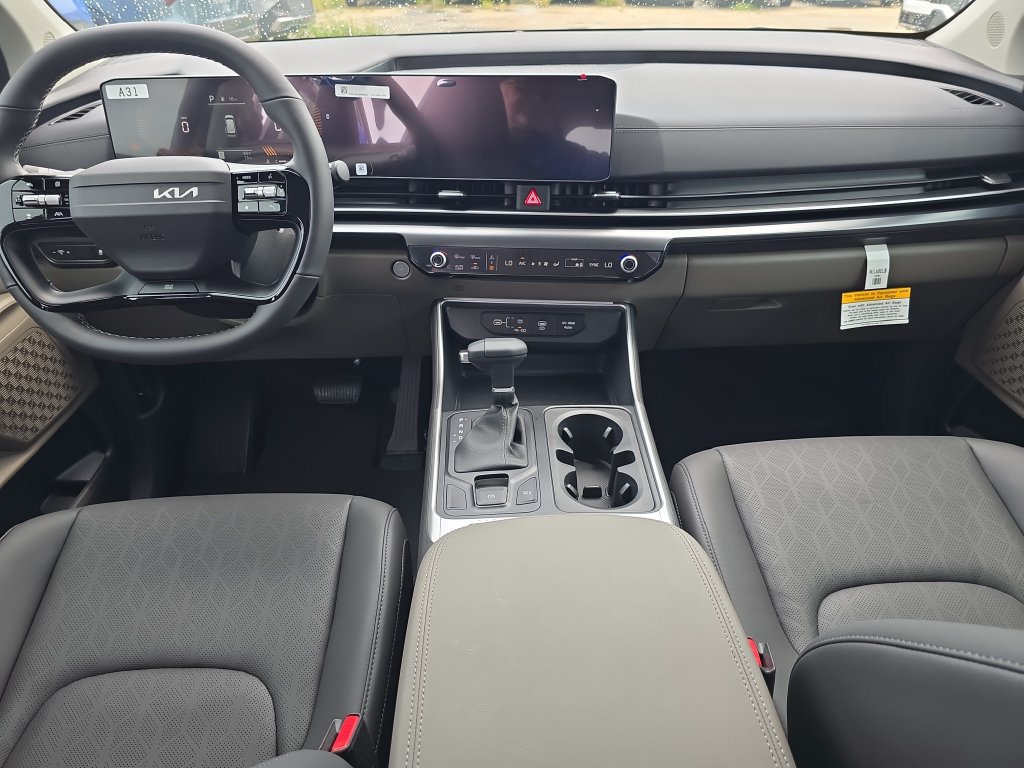 New 2027 Kia Carnival FWD image 12