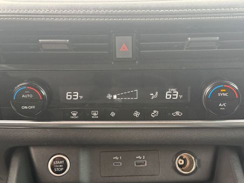 Used 2021 Nissan Rogue SV FWD image 24